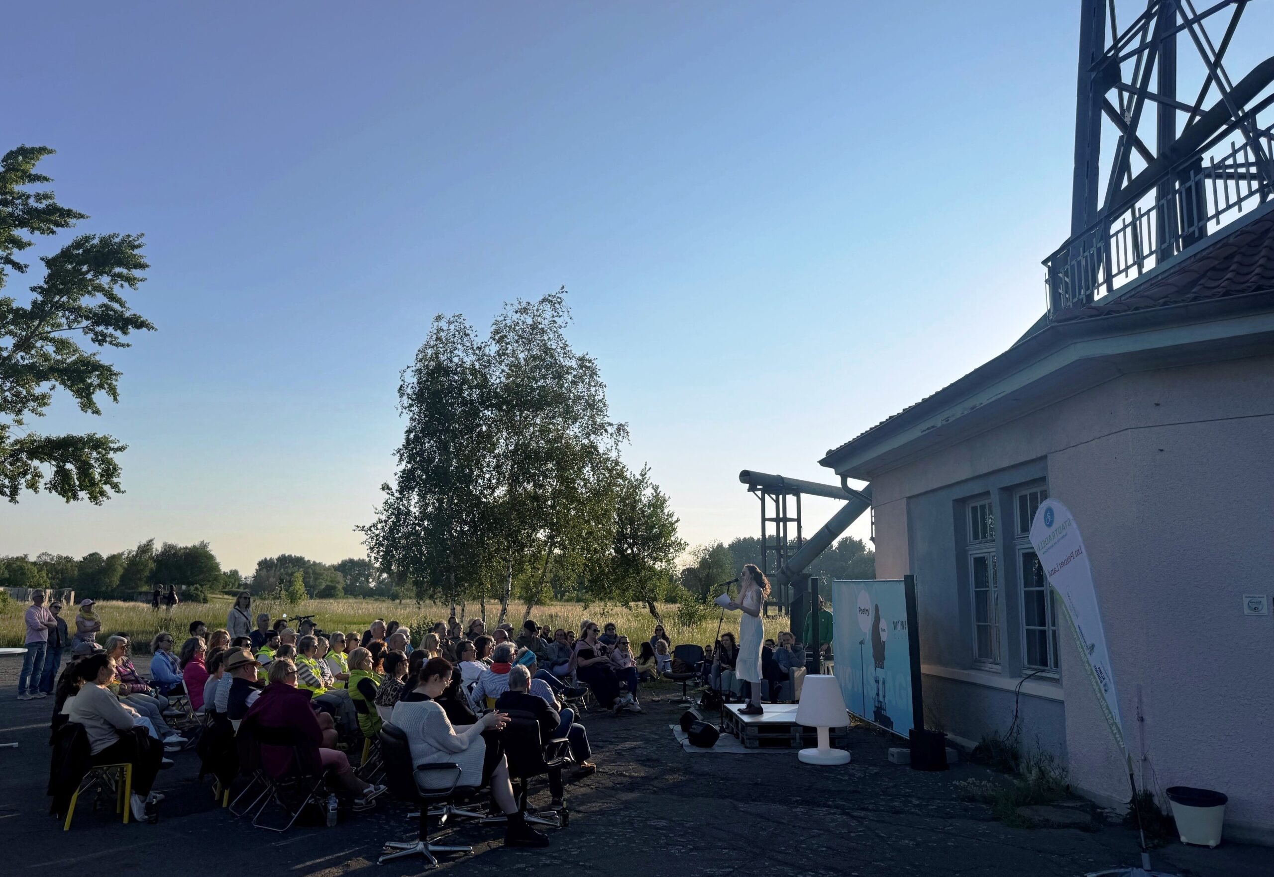 Poetry Slam zum Stadtradeln am Kugelwasserturm in Ilsede