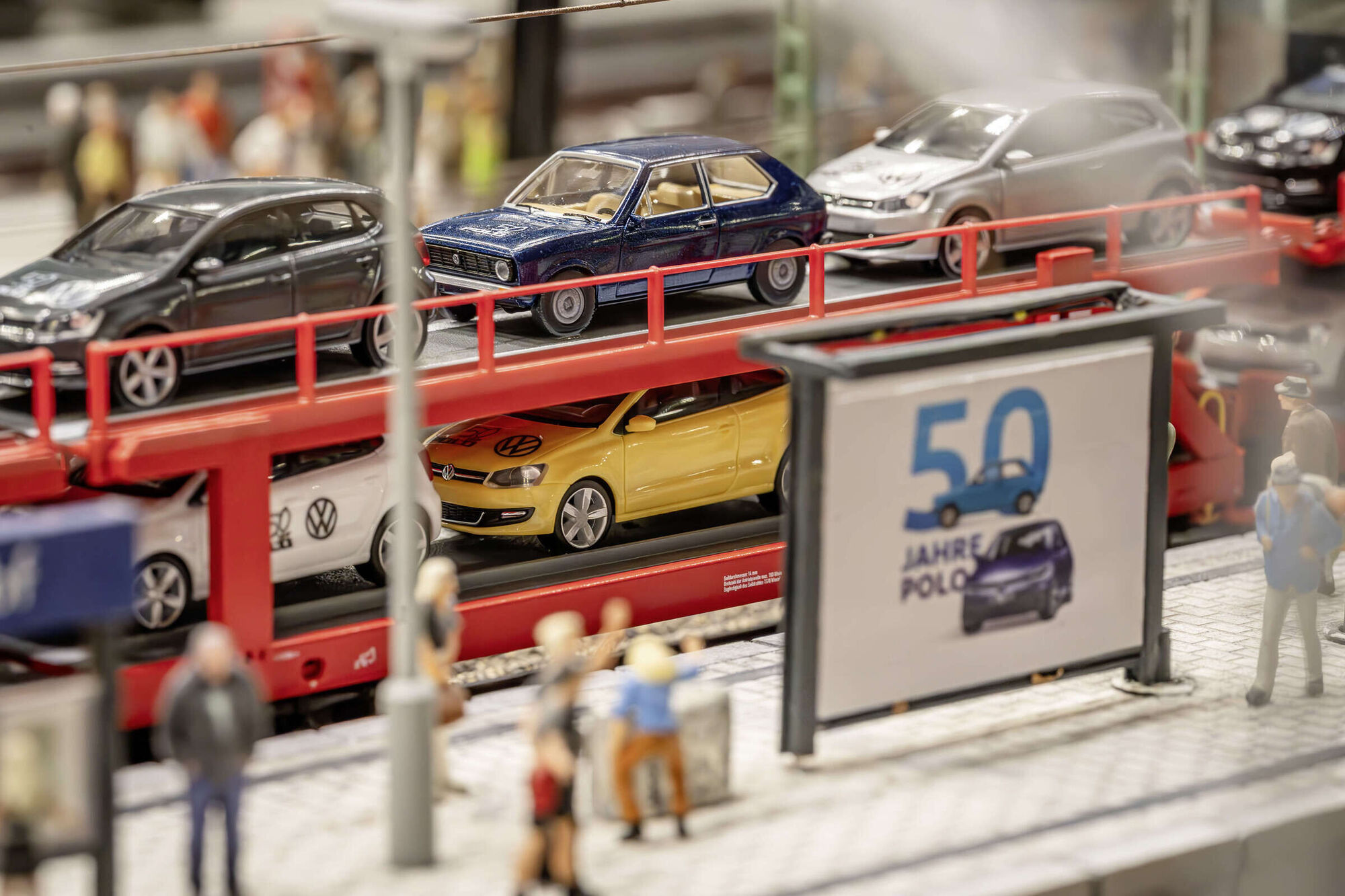 Mini VW Polo zum 50 jährigen Jubiläum des Fahrzeugs