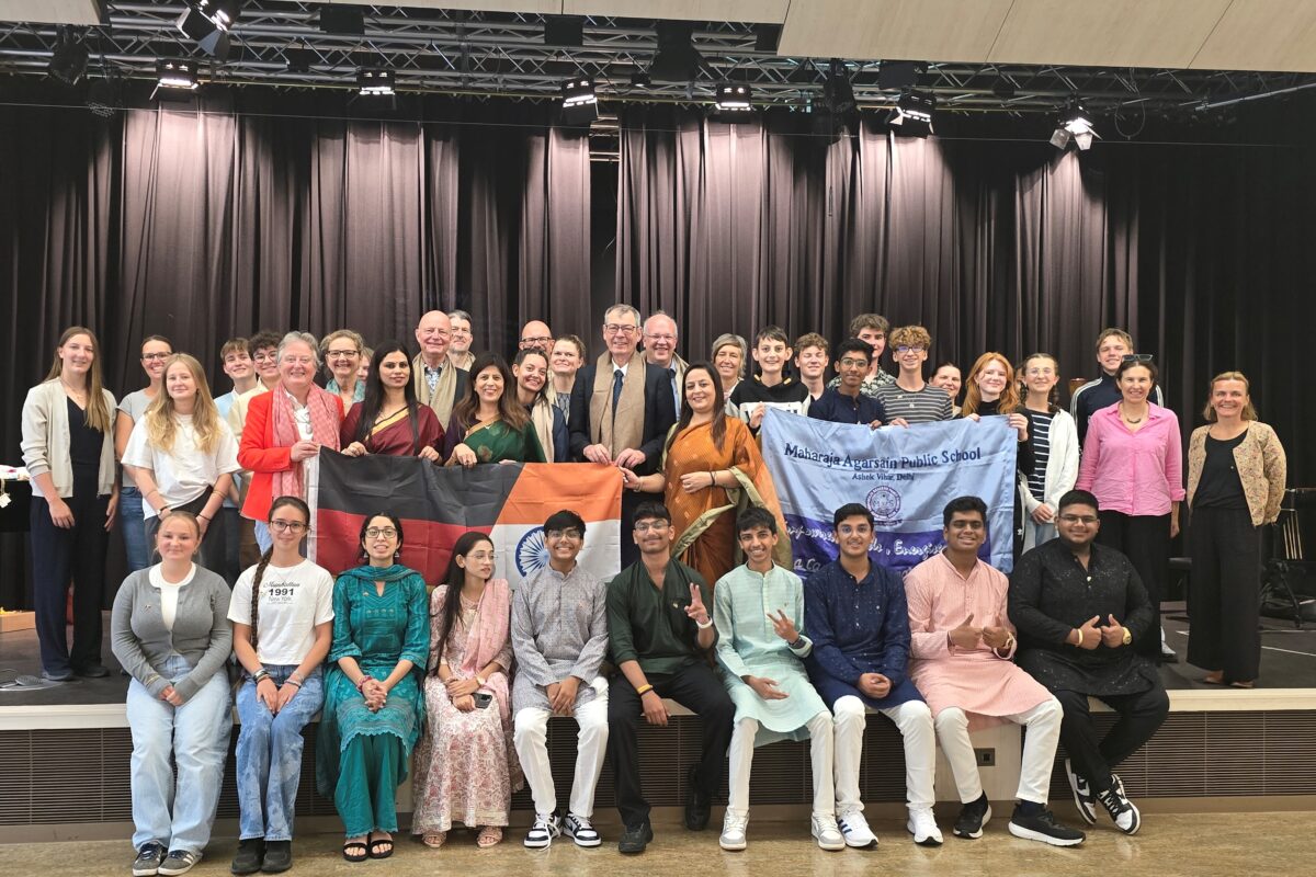 Teilnehmerinnen des Schultausches mit Dehli (Indien) und Peine (Deutschland)