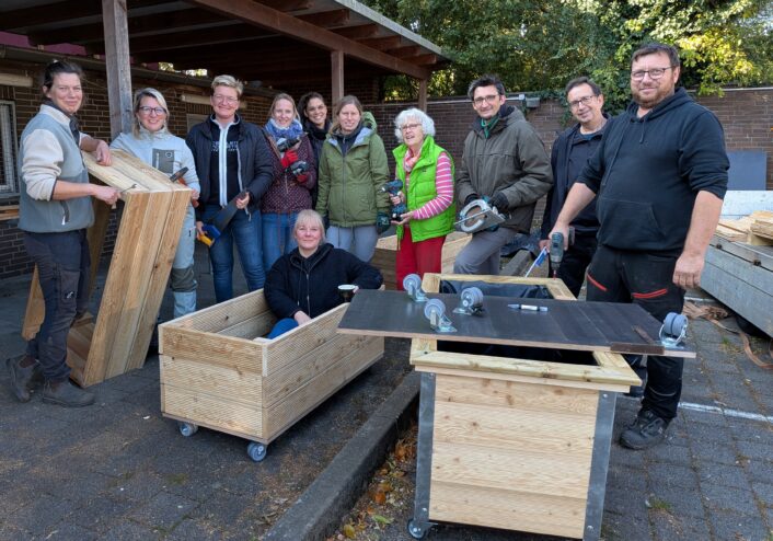 Das wito Team im Einsatz bei Brückenbauen unserem Social Day an der Grundschule.