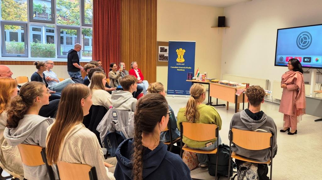 Besuch der indischen Konsulin in der Schule