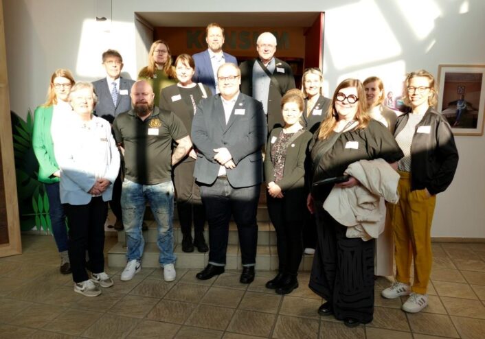 Teilnehmer der finnischen Delegation aus Heinola zu Besuch im Landkreis Peine