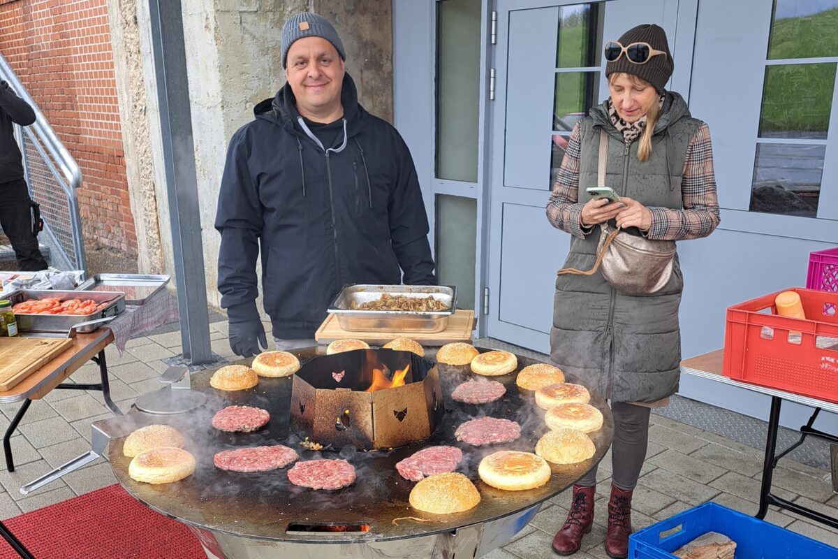 Mittagspause mit Grill-BBQ