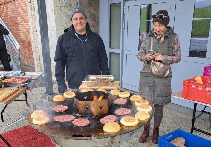 Mittagspause mit Grill-BBQ